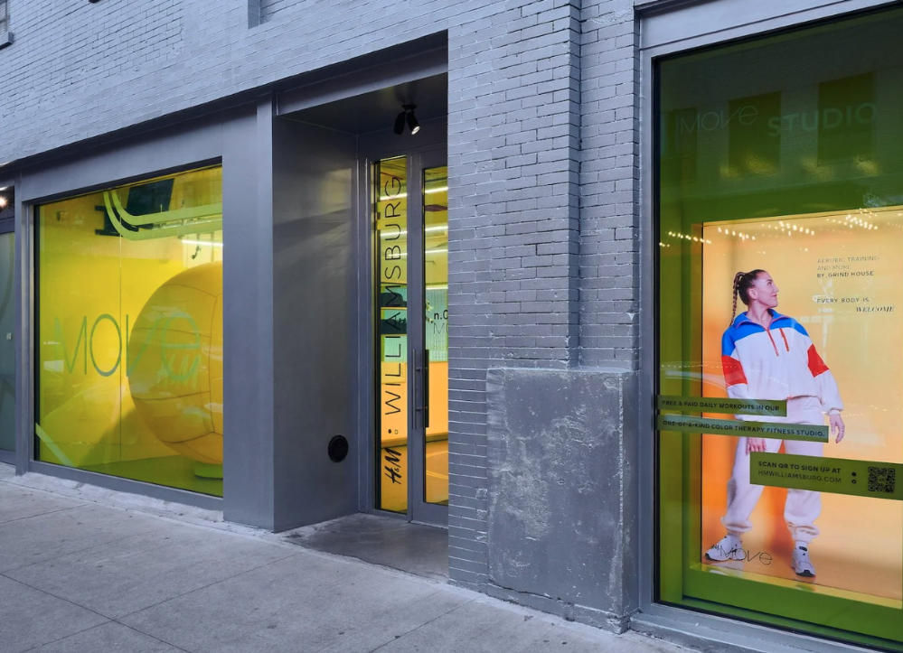 Holographic storefront from H&M